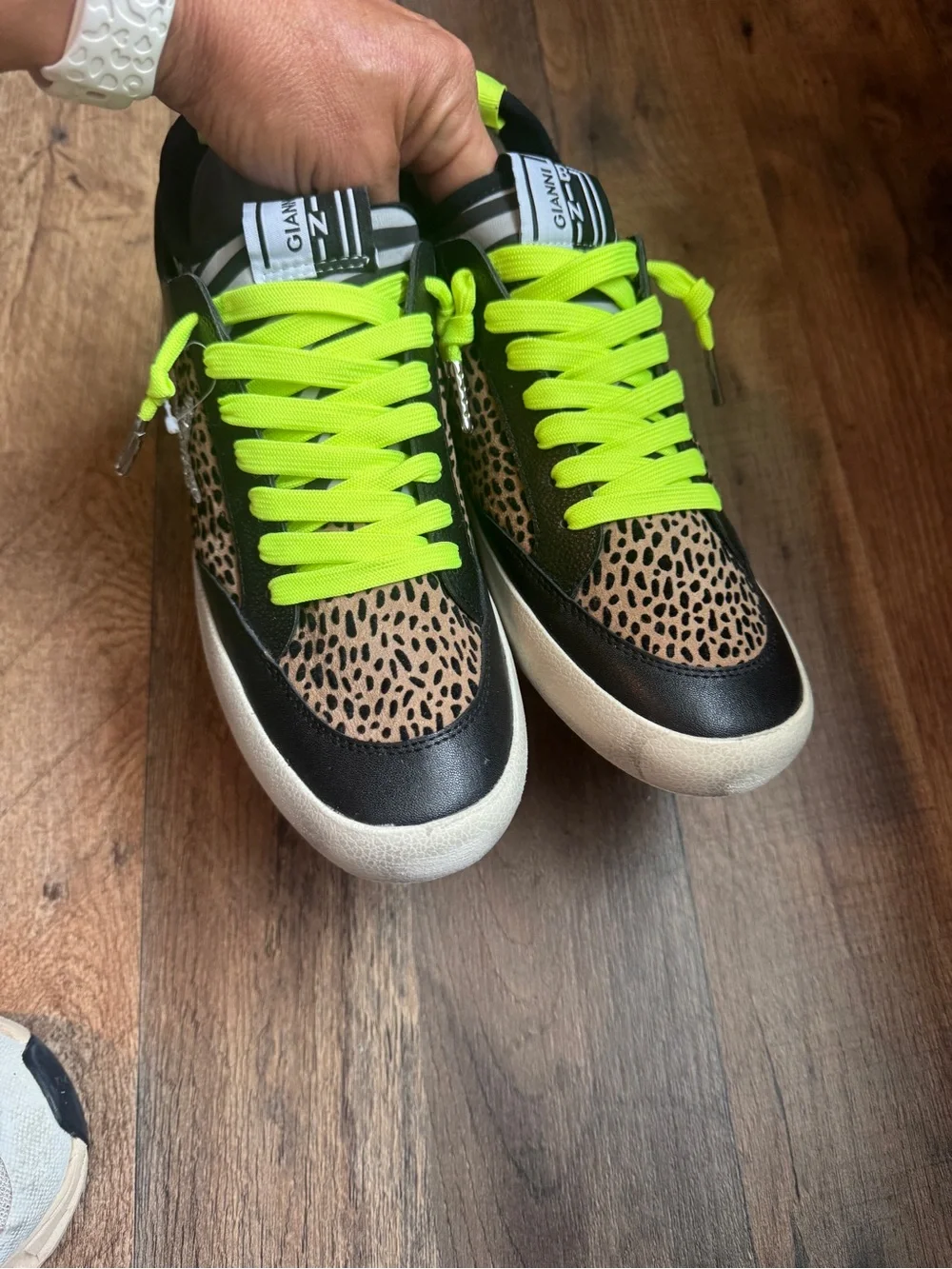 Gianni Bini Silver Star sneakers 7.5
